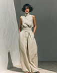 Marieta | Minimalistische set van mouwloze blouse en wijde broek