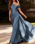 Maxi-jurk van geplooide chiffon met één schouder