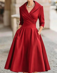 Elegante Zwarte Satijnen Geplooide V-hals A-lijn Midi Jurk