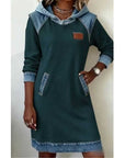 By Esmee - Moderne jurk met capuchon