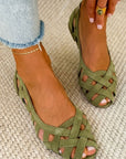 Cato | Platte sandalen met open teen en gevlochten stof