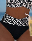 Twee-delig Bikini Met Bh-Snit En Diamantpatroon