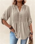 Renate – Blouse met V-hals en knopen