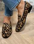 Adrianna™ | Elegante luipaard mocassins