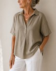 Sonja - Blouse met kraag en knoopdetail