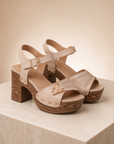 Sandalen Gaia — taupe, kruisbanden en gouden studs
