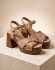 Sandalen Gaia — taupe, kruisbanden en gouden studs