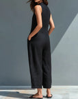 Lotty -- Mouwloze minimalistische jumpsuit
