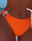 Bikini Verticale Patronen Met Metalen Gesp Gesplitst