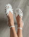 Victoria | Gouden sandalen versierd met juweeldetails