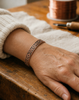 Koper Armband met Druivenstructuur