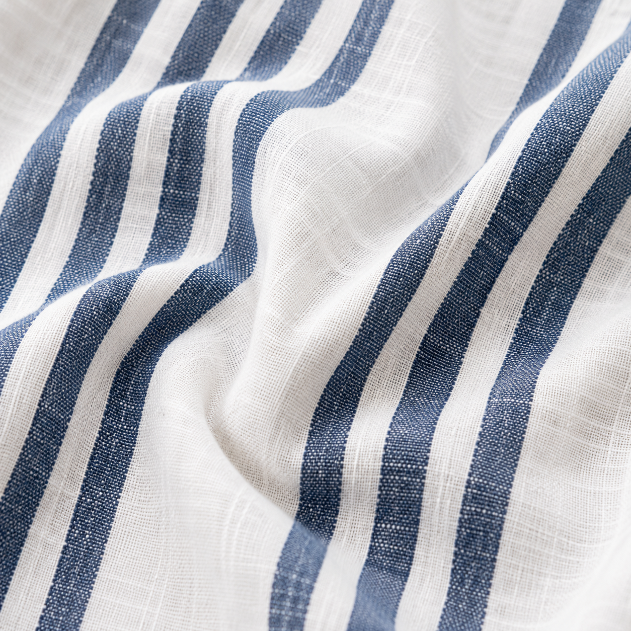 Isabeau – Luchtige Gestreepte Blouse met V-hals