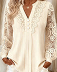 Madelief | Geplooide blouse met kanten mouwen