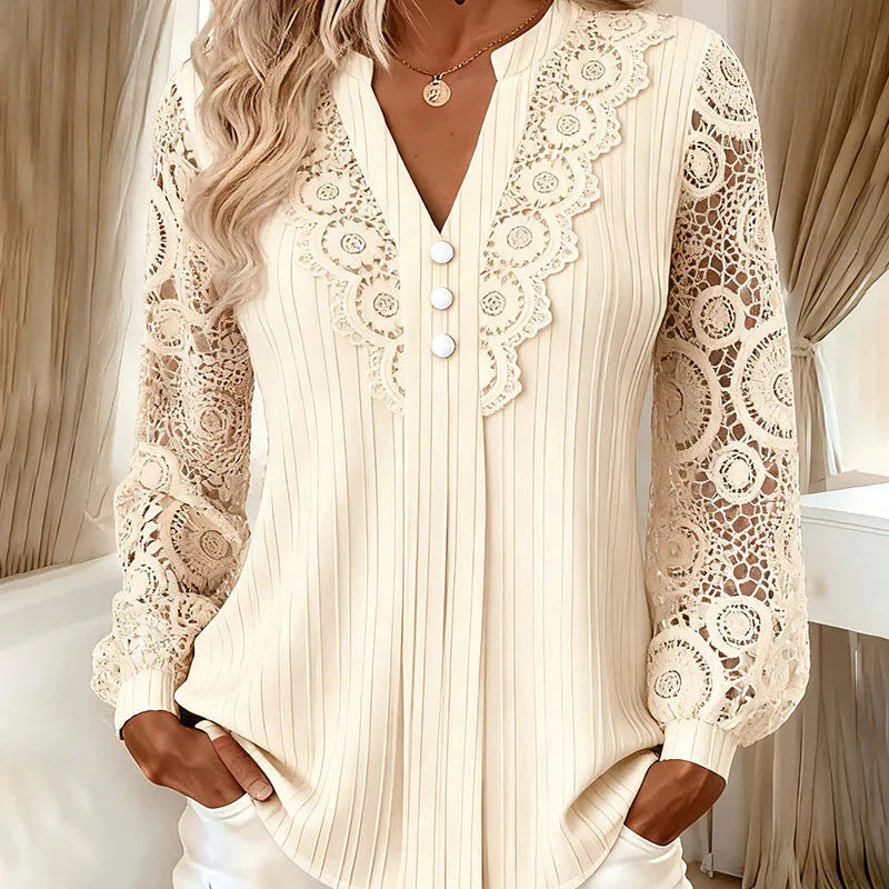 Madelief | Geplooide blouse met kanten mouwen