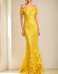 Off-shoulder maxi-jurk met kanten borduursel en fishtail