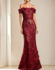 Off-shoulder maxi-jurk met kanten borduursel en fishtail