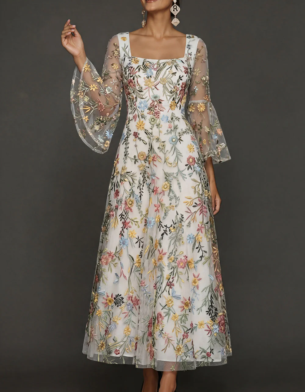 Chiffon maxi-jurk met kanten borduursel, vierkante hals en getailleerde taille