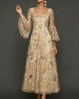 Chiffon maxi-jurk met kanten borduursel, vierkante hals en getailleerde taille