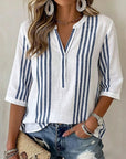 Isabeau – Luchtige Gestreepte Blouse met V-hals
