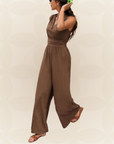 Marga | Effen jumpsuit met diepe V-hals en gerimpelde mouwen