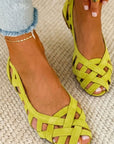 Cato | Platte sandalen met open teen en gevlochten stof