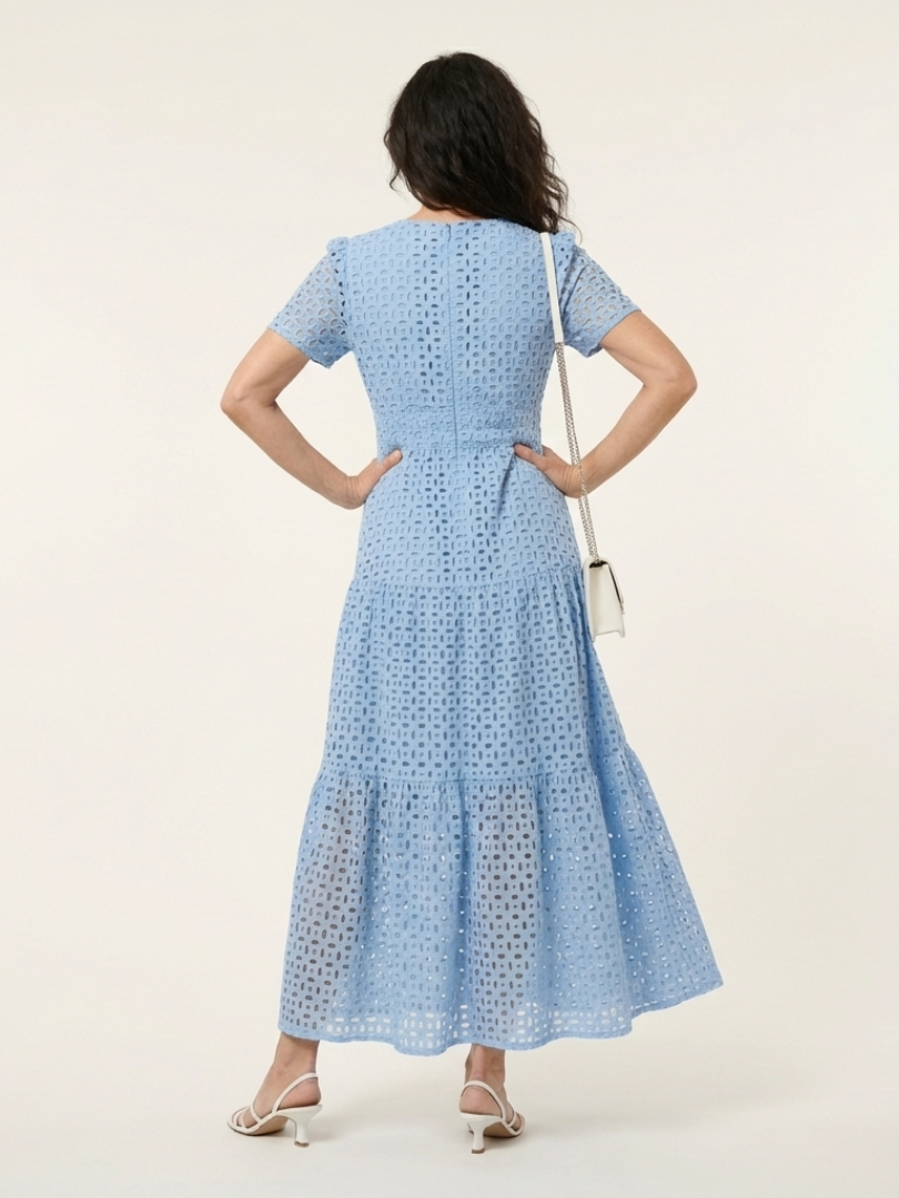 Brielle | Midi-jurk met V-hals en korte mouwen met ruffles