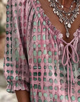 Lena | Blouse met stippenpatroon en vetersluiting