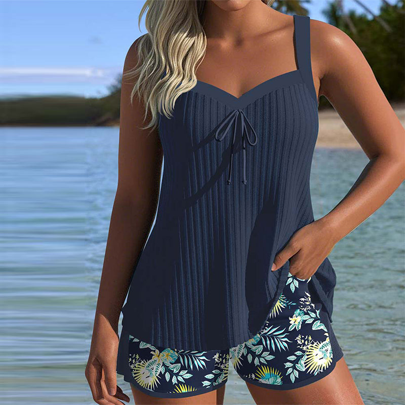 By Esmee® | Gestreepte Tankini met Twee Delige Strandshort