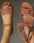 Sandalen Gaia — taupe, kruisbanden en gouden studs