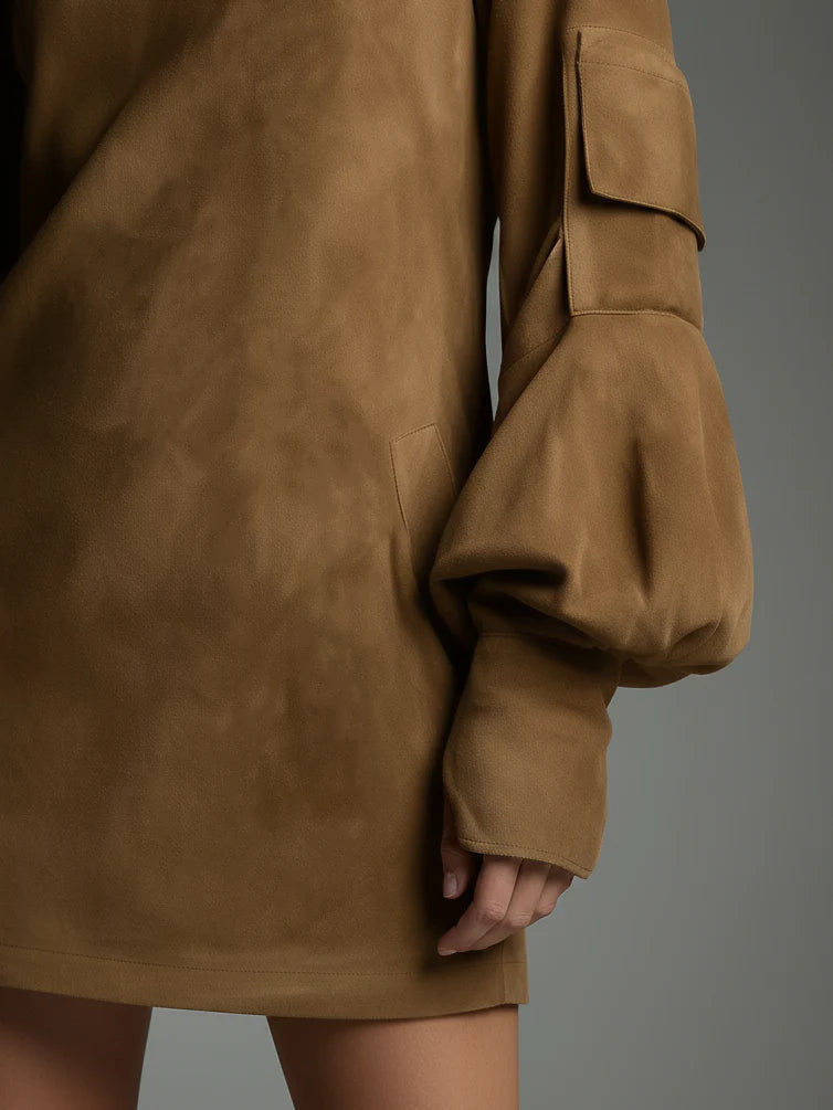 Manon - Losse minijurk van suede met hoge hals