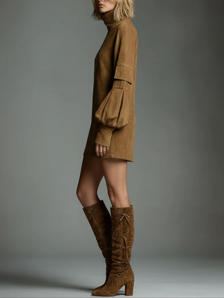 Manon - Losse minijurk van suede met hoge hals