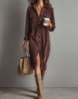 Losse Corduroy Midi-jurk met Dubbele Borstzakken en Enkele Knopen