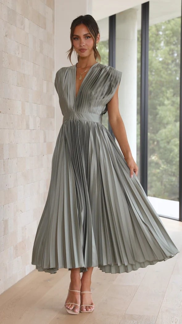 Elegante Satijnen Geplooide V-hals Vloeiende Midi Jurk