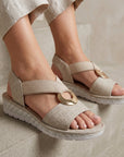 Gabriela - Platte Sandalen met Metaal Detail