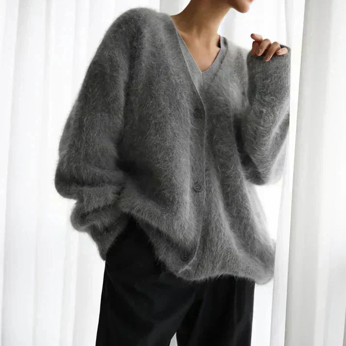 Josiane | Pluizige kasjmier cardigan met v-hals