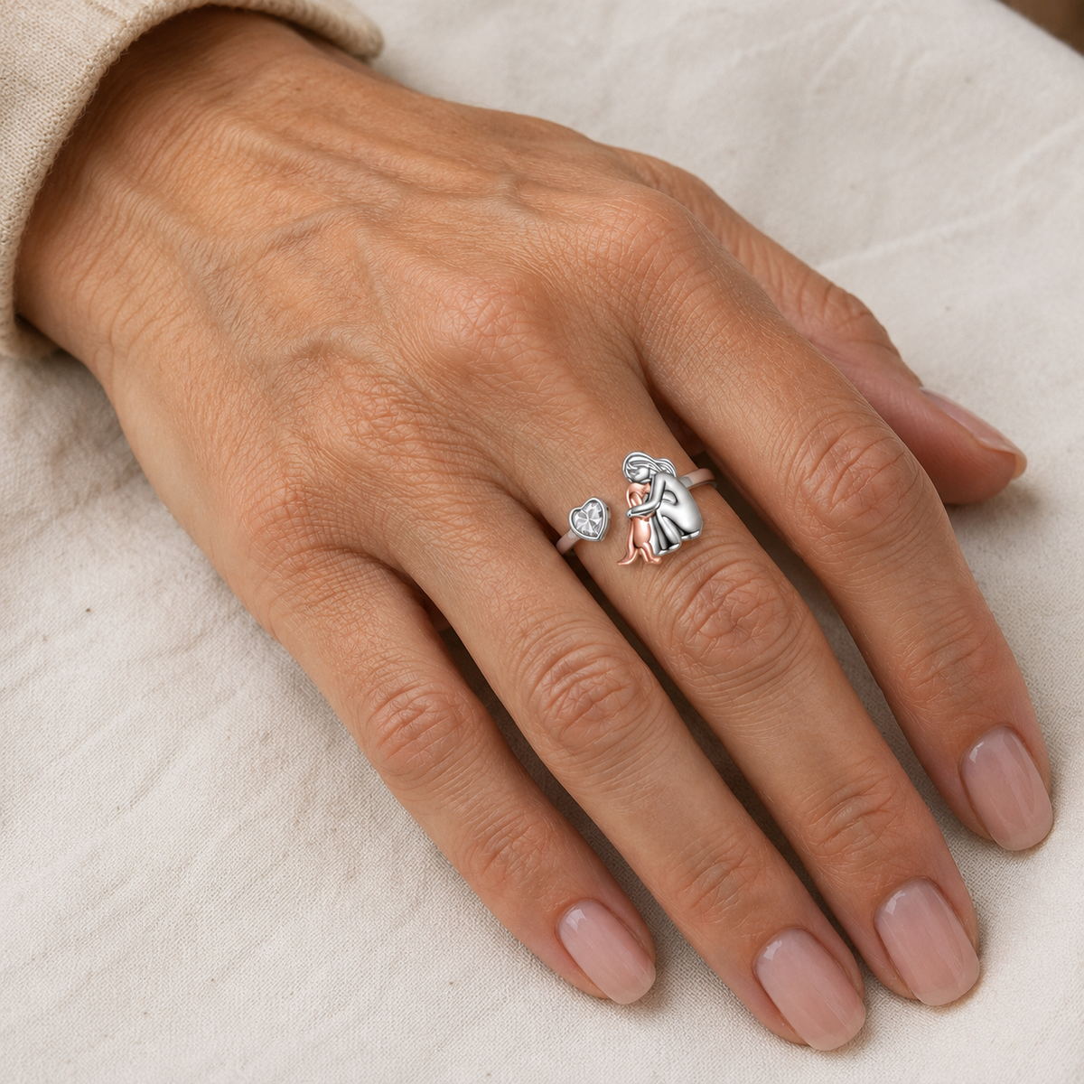 Annabella | Verstelbare zilverkleurige ring met hond