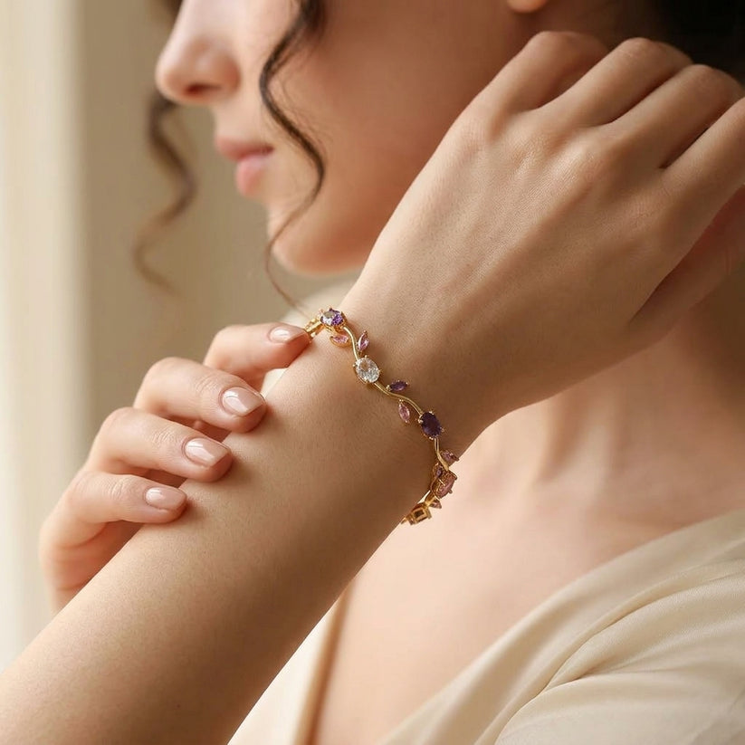 Eszter | Delicate bloemenarmband met steentjes