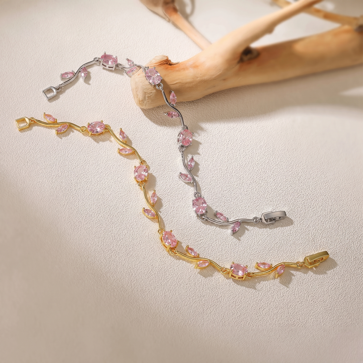 Eszter | Delicate bloemenarmband met steentjes