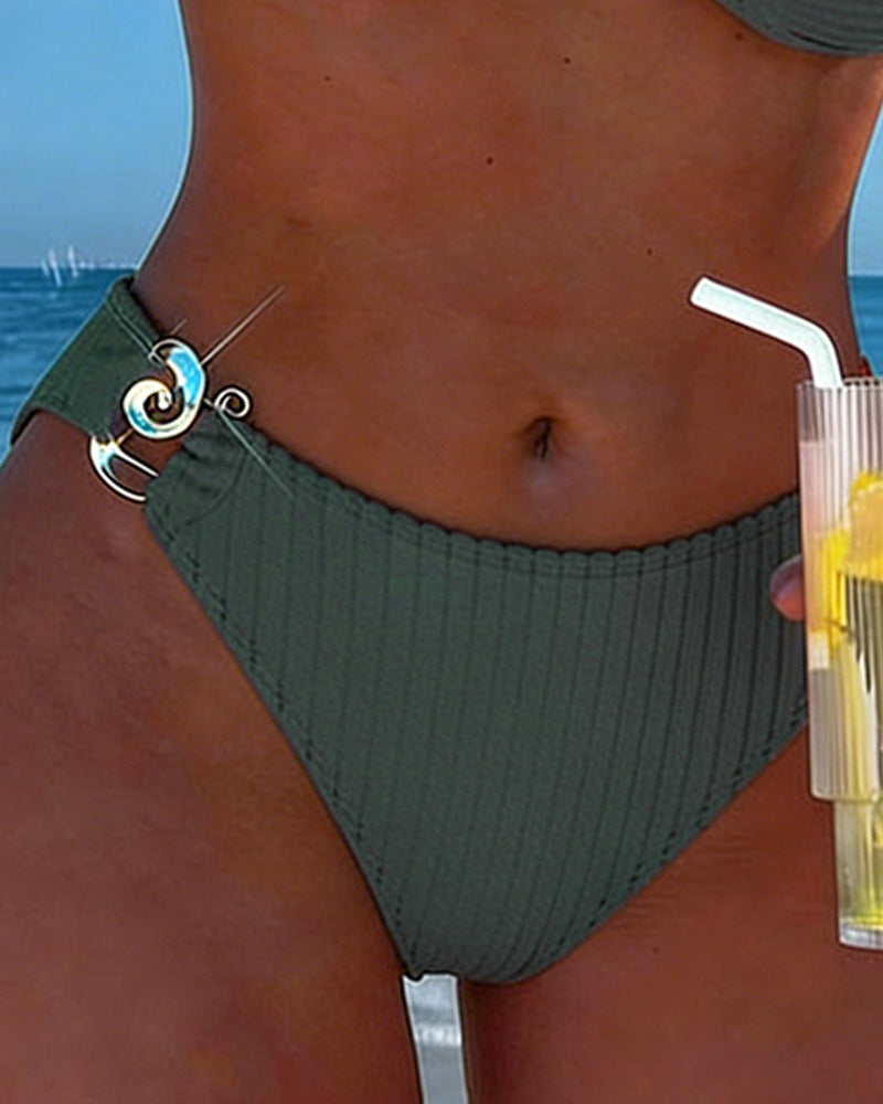 Bikini Verticale Patronen Met Metalen Gesp Gesplitst