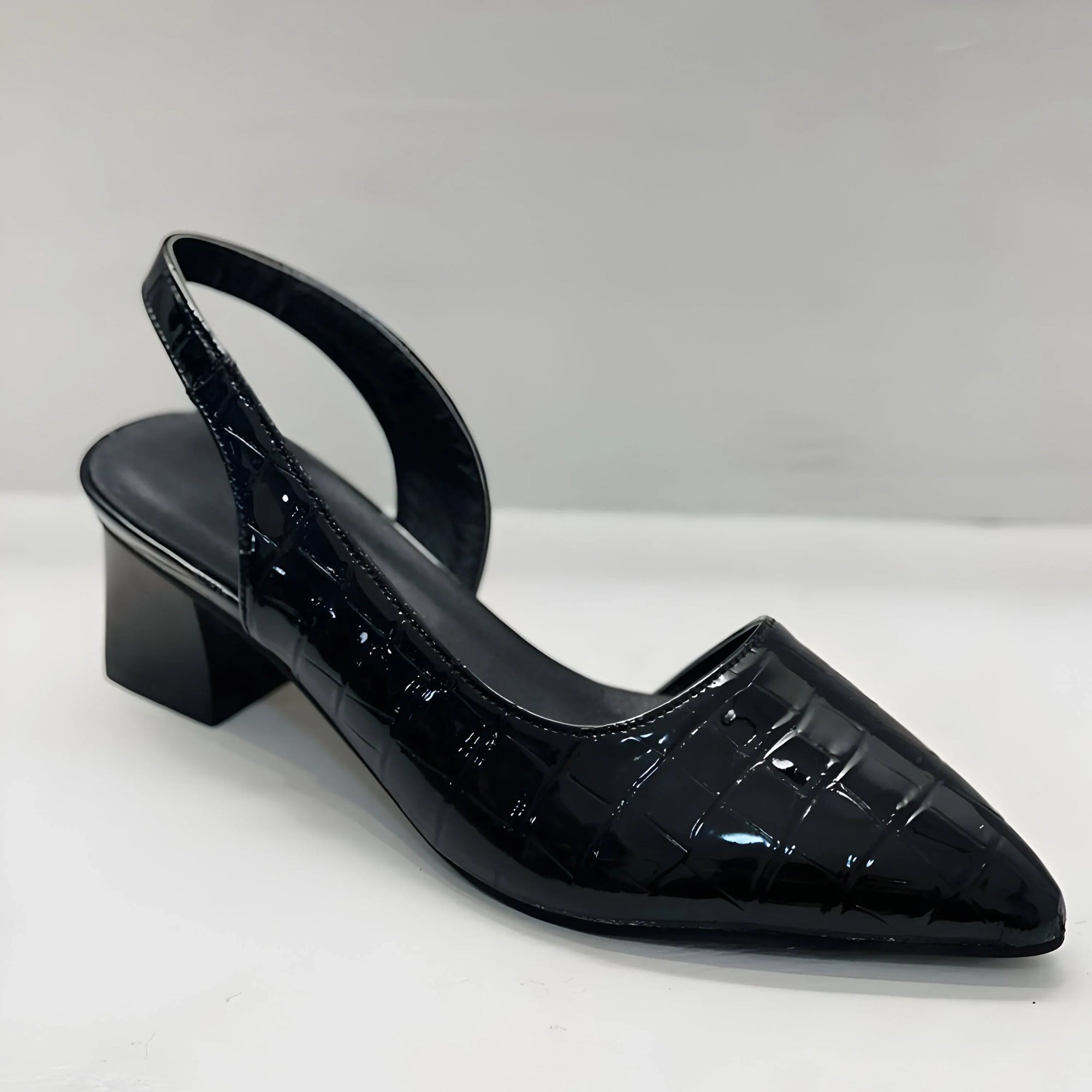 Olga - Elegante vierkante hak schoenen