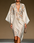 Beige Bloemenprint Chiffon Kaftan Jurk Diepe V-Hals Batwing Mouwen Asymmetrische Zoom Vloeiende Midi Jurk